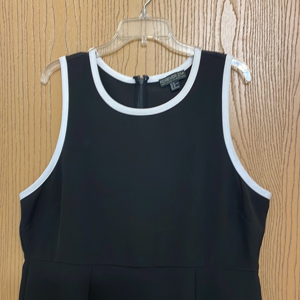Forever 21 - Picture 2 of 3